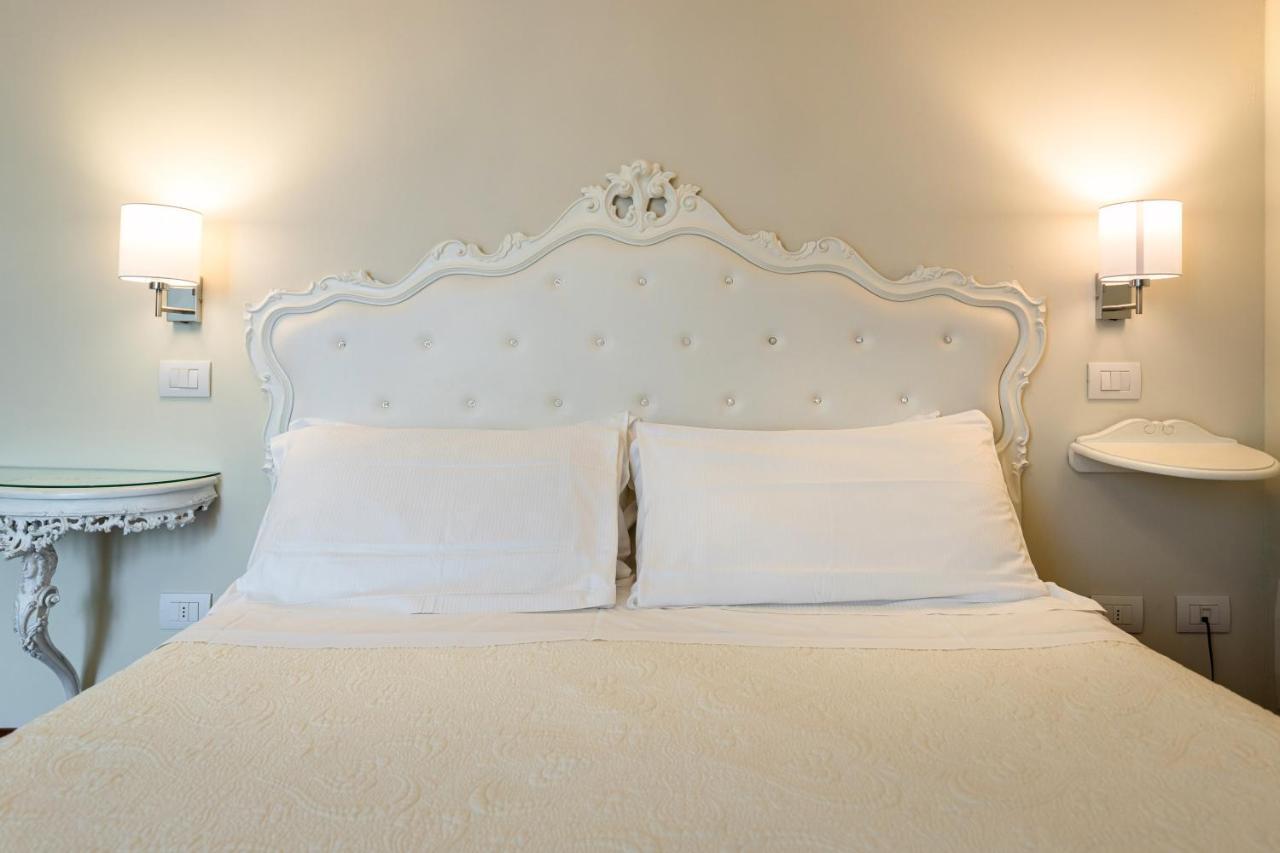 Hotel Serenella Sirmione Buitenkant foto