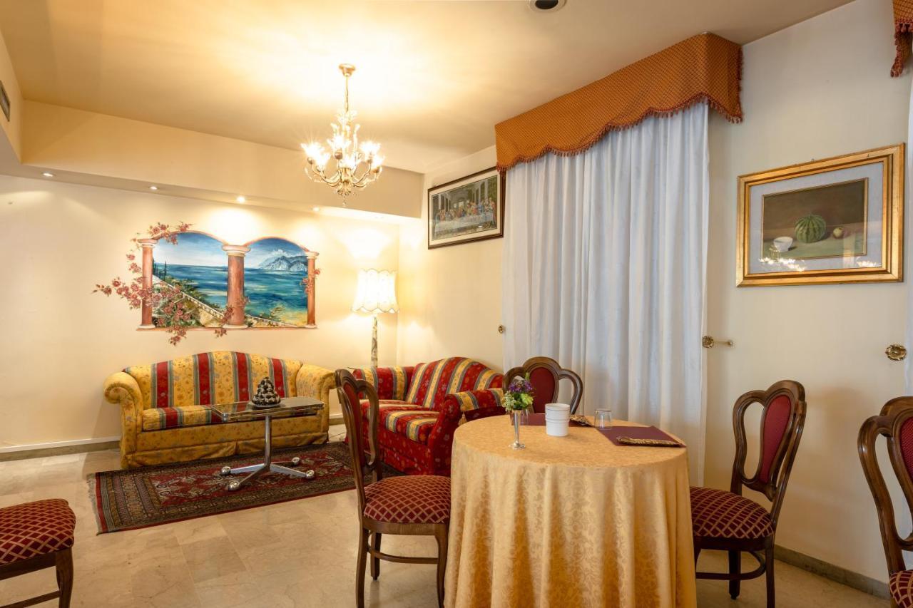 Hotel Serenella Sirmione Buitenkant foto