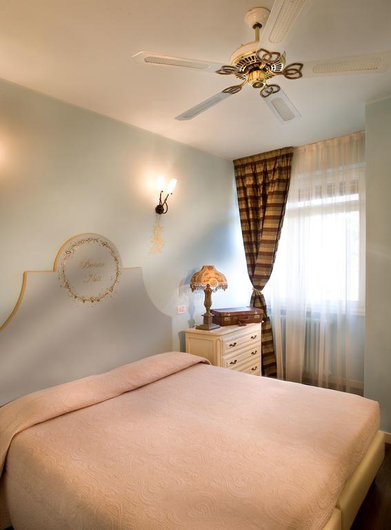 Hotel Serenella Sirmione Kamer foto