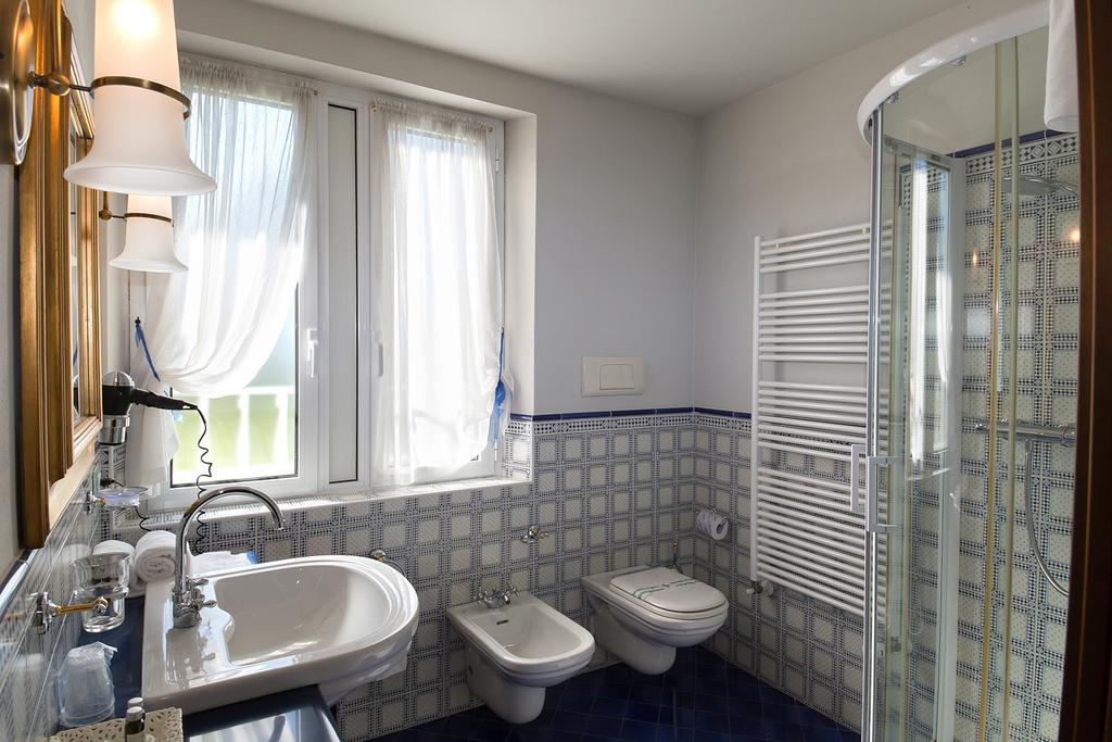 Hotel Serenella Sirmione Buitenkant foto