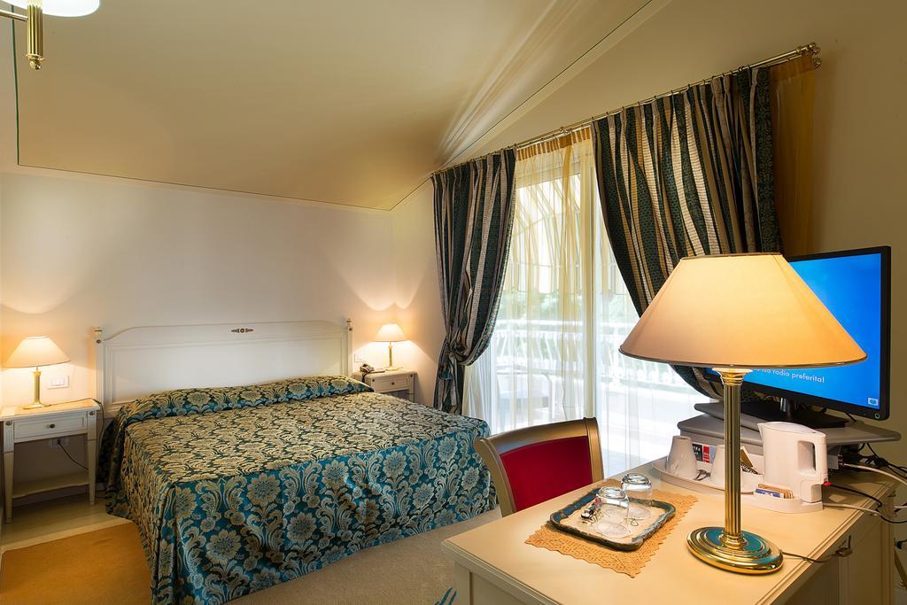 Hotel Serenella Sirmione Buitenkant foto