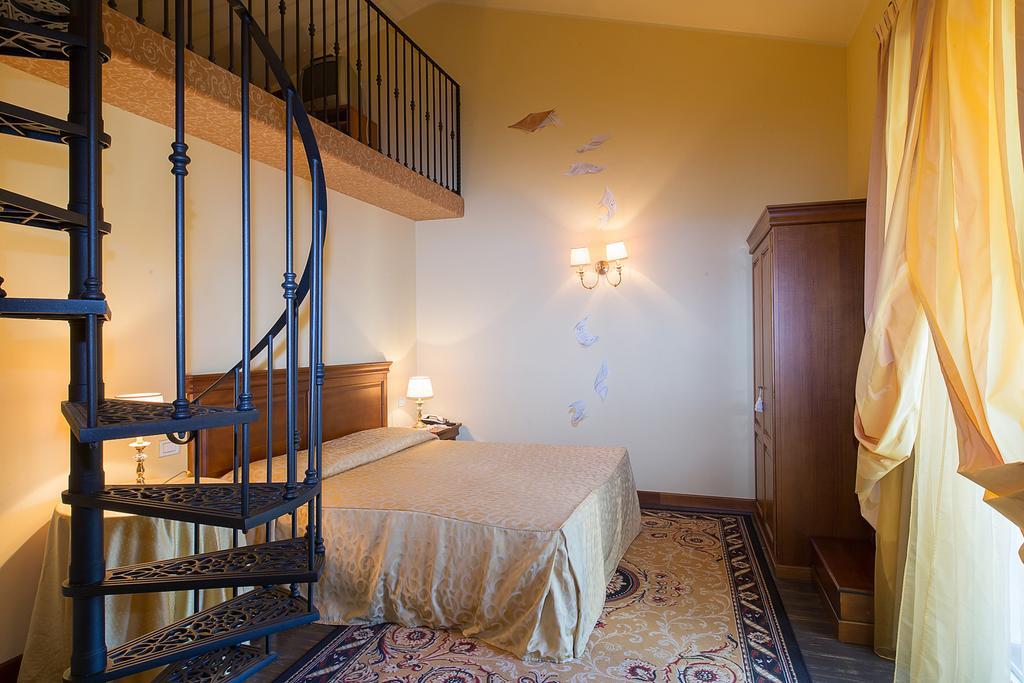 Hotel Serenella Sirmione Buitenkant foto